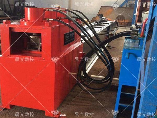 使用沖床自動送料機前的準(zhǔn)備工作